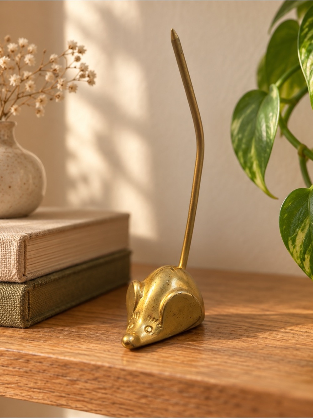 Vintage Brass Mouse Ring Holder Trinket Shelf Décor receipt holder